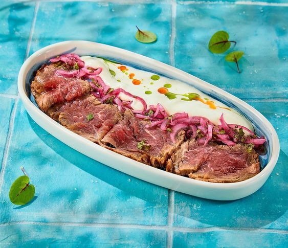 Ростбиф с соусом из сливочного хрена