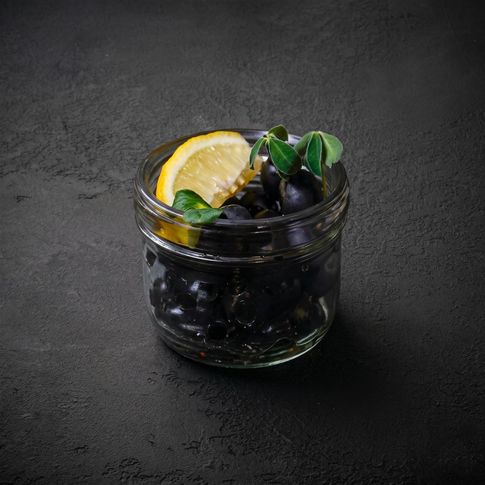 Маслины с лимоном