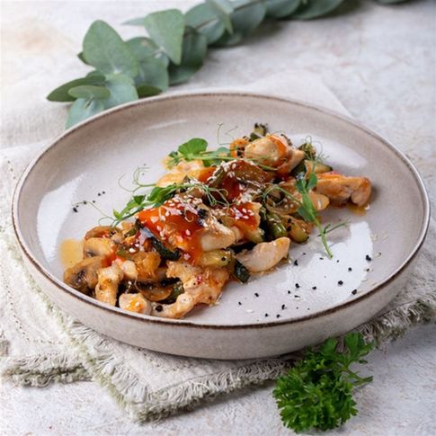 Куриная грудка  с овощами