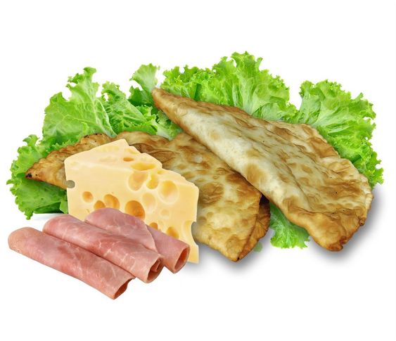 Чебурек с сыром и ветчиной