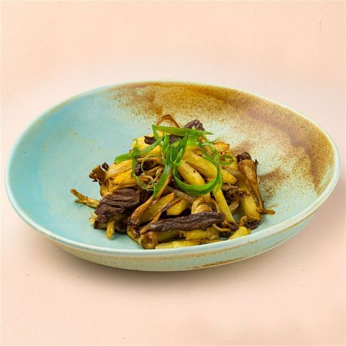 Картофель с мясом и грибами