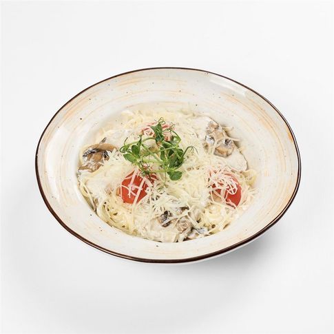 Паста с курицей и грибами 