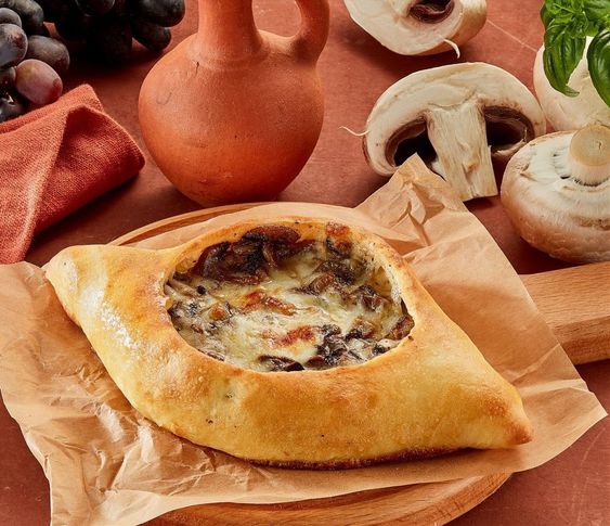 Мини-хачапури с грибами и сыром 