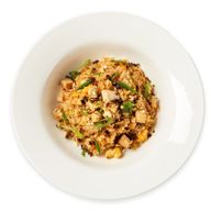 Жареный рис с курицей