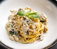 Паста Фетучини с курицей и грибами