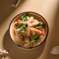 Салат вьетнамский с креветками и кальмаром