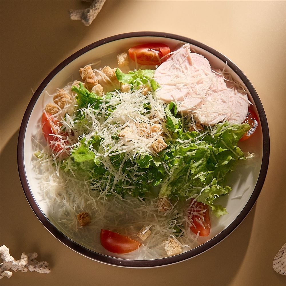 Салат цезарь с курицей
