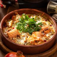 Филе форели запеченное с овощами и сыром