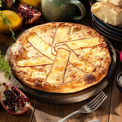 Хачапури с копченым сыром сулугуни