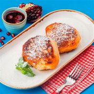 Оладушки с вишневым вареньем