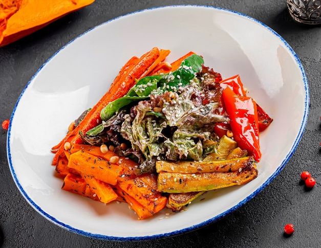 Салат с печеными овощами