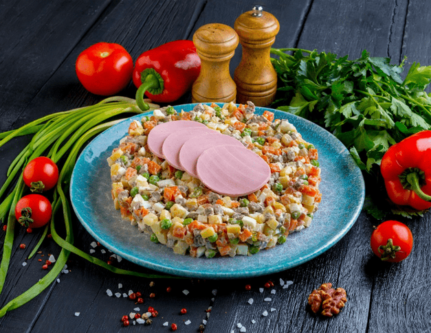 Салат Оливье с колбасой 900гр