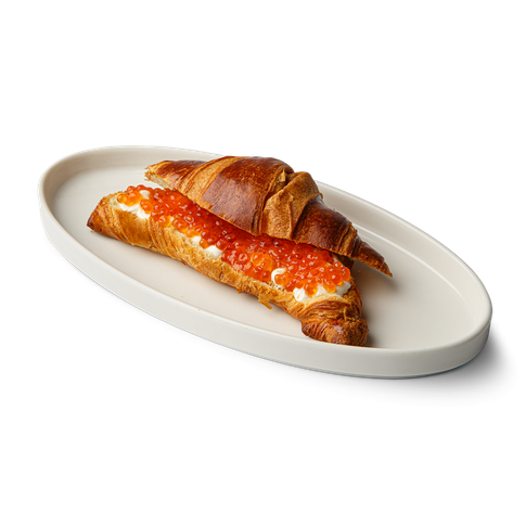 Круассан с красной икрой