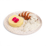 Куриная грудка под соусом дор-блю