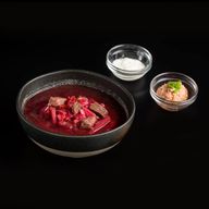 Борщ со сметаной и салом