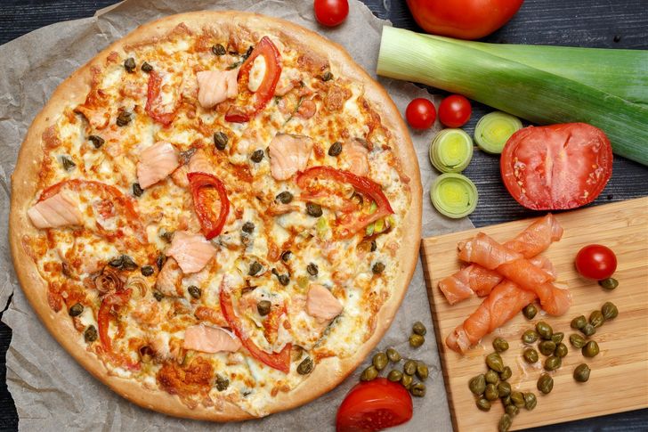 Пицца «Сальмоне» 31 см т/т в подарок по промокоду