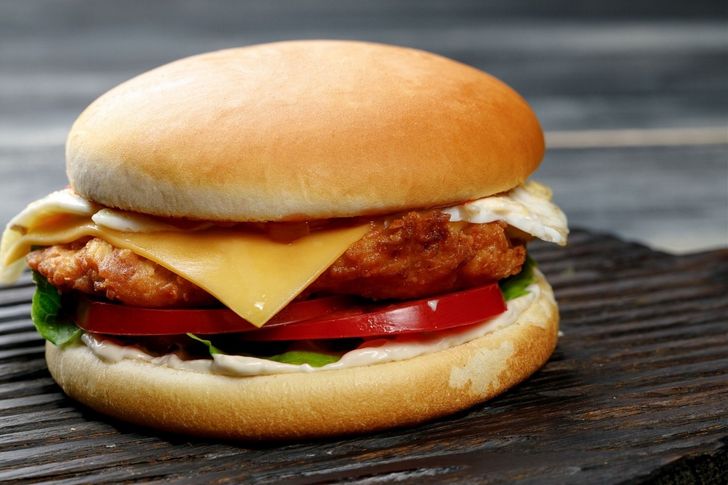 Бургер «Цезарь New» в подарок по промокоду