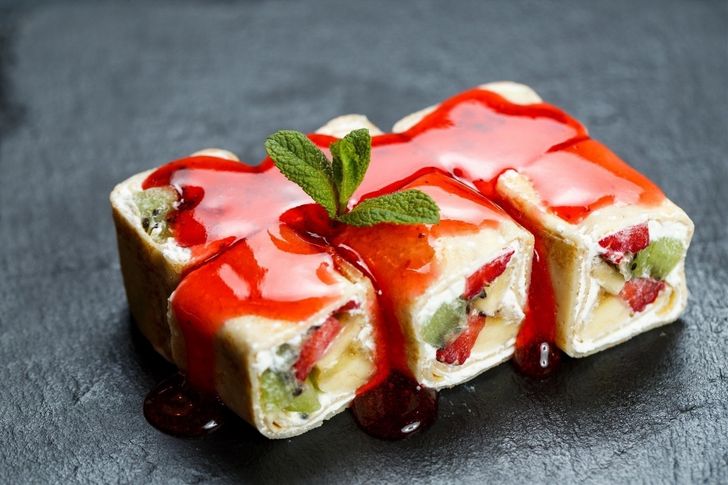 Фруктовый ролл по промокоду VIVATPIZZA