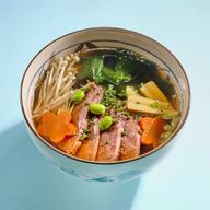 Сукияки с говядиной и грибами эноки