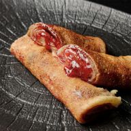 Блины с клубничным джемом