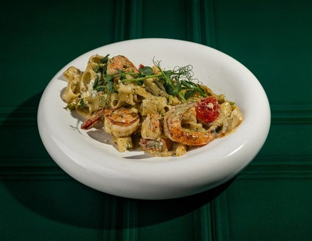 Паста с креветками и соусом песто