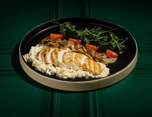 Куриное филе в сливном соусе с птитим