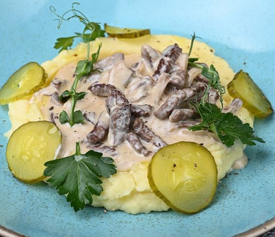 Бефстроганов из мраморной говядины