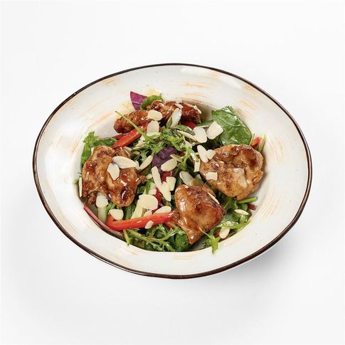 Салат с курицей Карааге