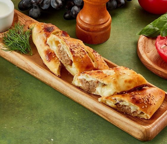 Люля-кебаб в тесте с сыром сулугуни