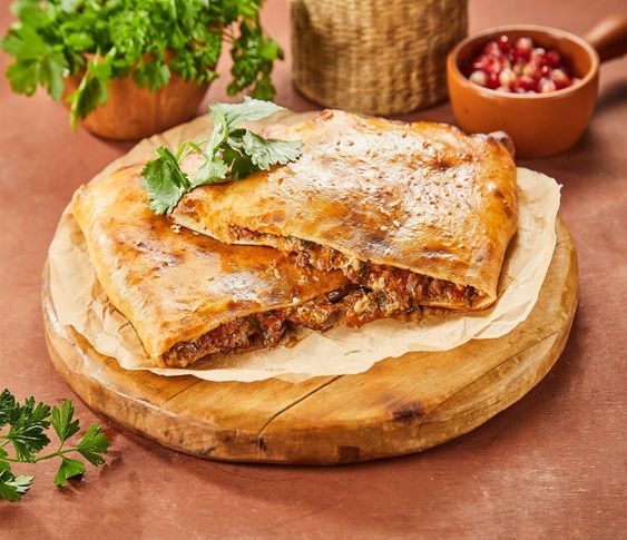 Кубдари с пряной говядиной