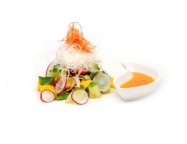 Салат овощной с дрессингом