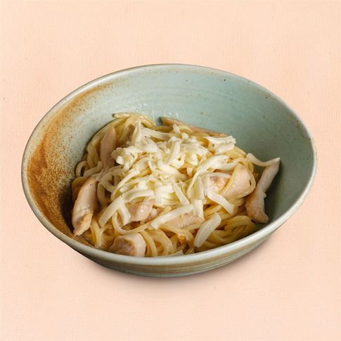 Спагетти с куриным филе и сыром