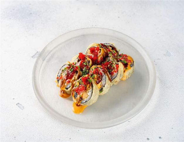 Горячий ролл с угрем и креветками