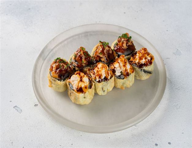 Горячий ролл с креветками и тунцом