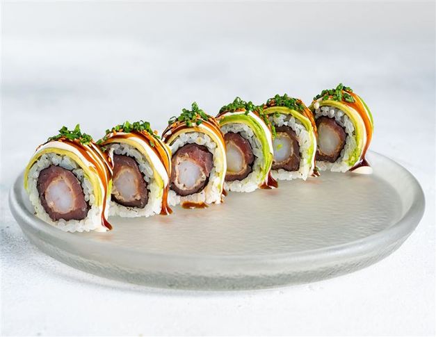 Авокадо ролл с креветкой темпура и тунцом