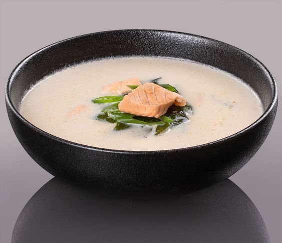 Сливочный суп с лососем