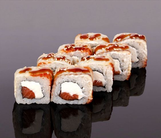 Ролл Сяке Унаги маки